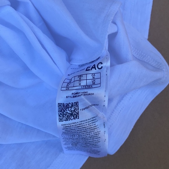 New GUESS men's t-shirt SZ M - Picture 5 of 5